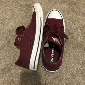 burgunday converse low top sneakers